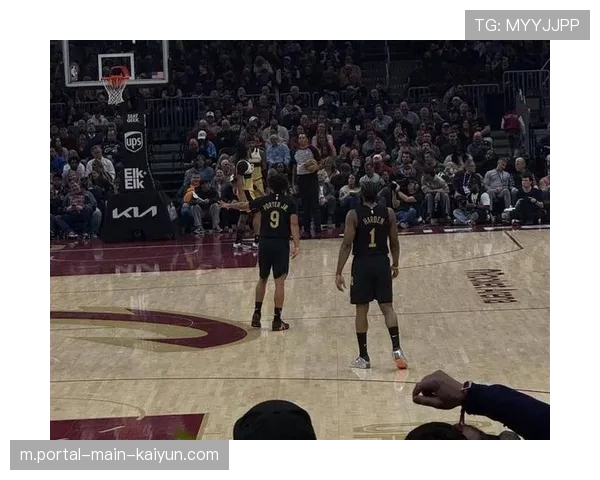 骑士高位压迫战术奏效 哈登失误6次仍盘活全队