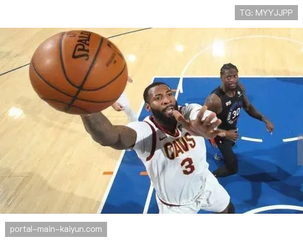 深圳篮板球保护能力突出 前场篮板冲抢积极成特色